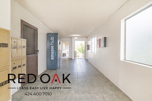 Building Photo - 6738 Independence Ave