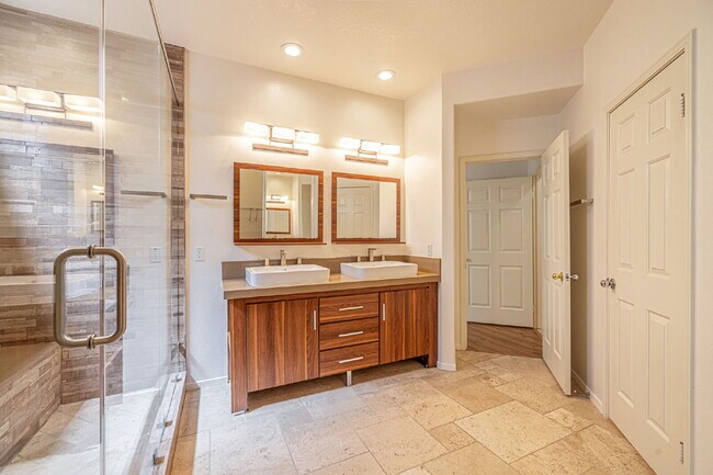 Building Photo - Executive 5-Bedroom Pool Home with Dual Master Suites in Stevenson Ranch