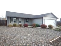 Building Photo - 3 Bedroom, 2 Bathroom North of Prineville - Fenced Back Yard - Available soon!