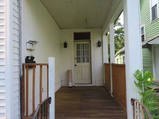 Building Photo - 1026 Stophlet St