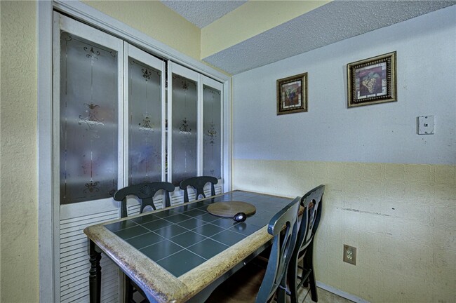 Building Photo - 4950 Elmhurst Ln