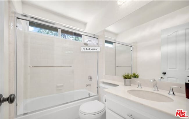 Building Photo - 26065 Redbluff Dr