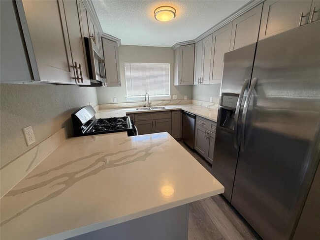 Building Photo - 14830 Hiram Clarke Rd