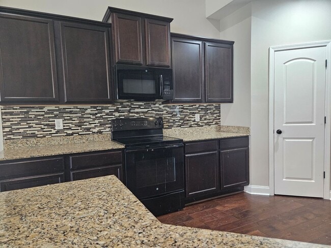 Building Photo - Luxury living at Hawthorne Ridge
