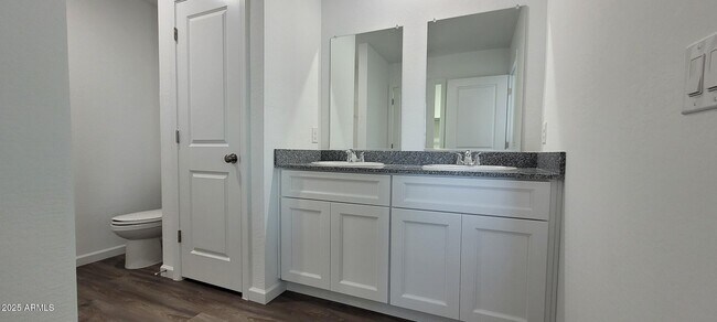 Building Photo - 1870 Broken Arrow Dr