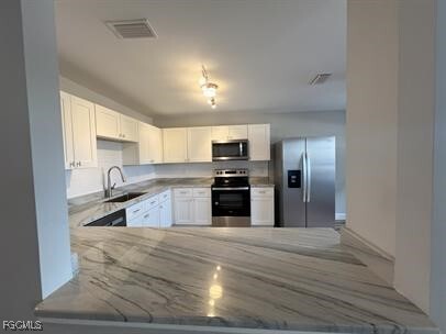 Building Photo - 639 SE 13th Ave