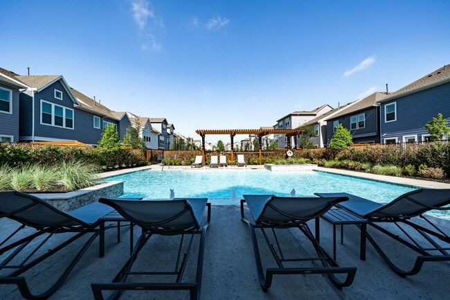 Building Photo - 10916 Brambling Wood Dr