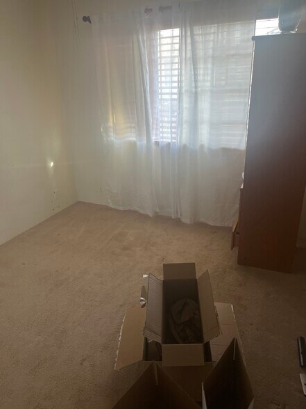 Room - 91-1001 Keaunui Dr