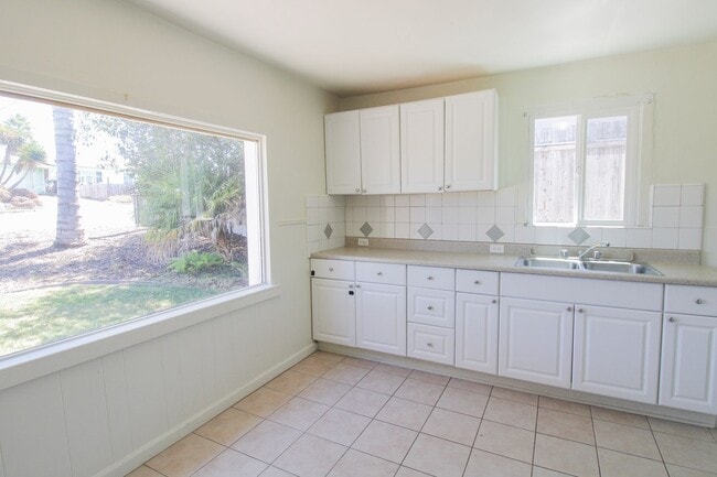 Building Photo - 1 Bed, 1 Bath Cottage in Grover Beach