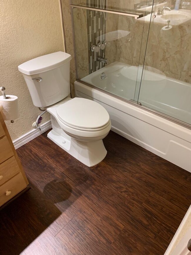 Bathroom - 1223 Bonanza Ave