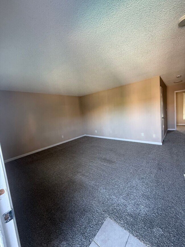 Interior Photo - 044- Villa Oaks