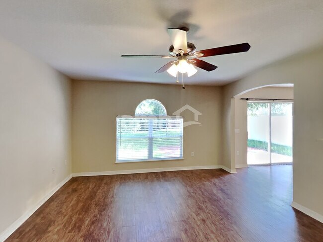 Building Photo - 17051 Lixberry Way