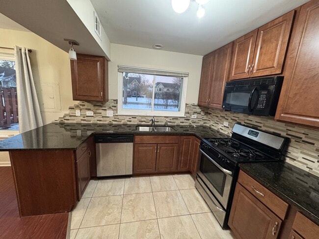 Building Photo - 448 Ferndale Ct