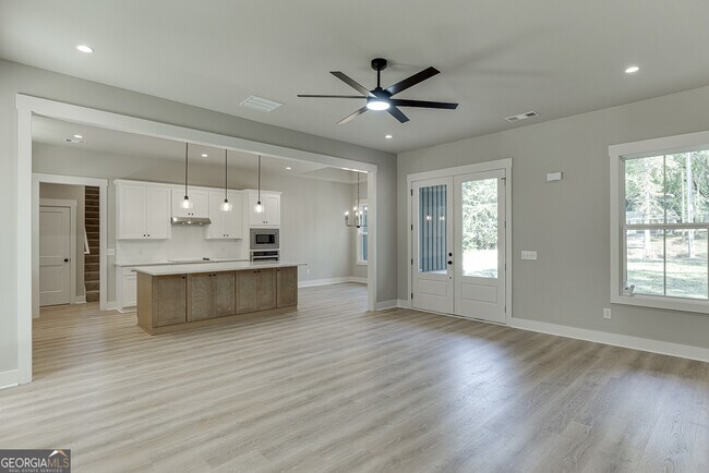 Building Photo - 115 Rains Rd