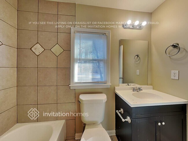 Building Photo - 812 Brighton Dr NW