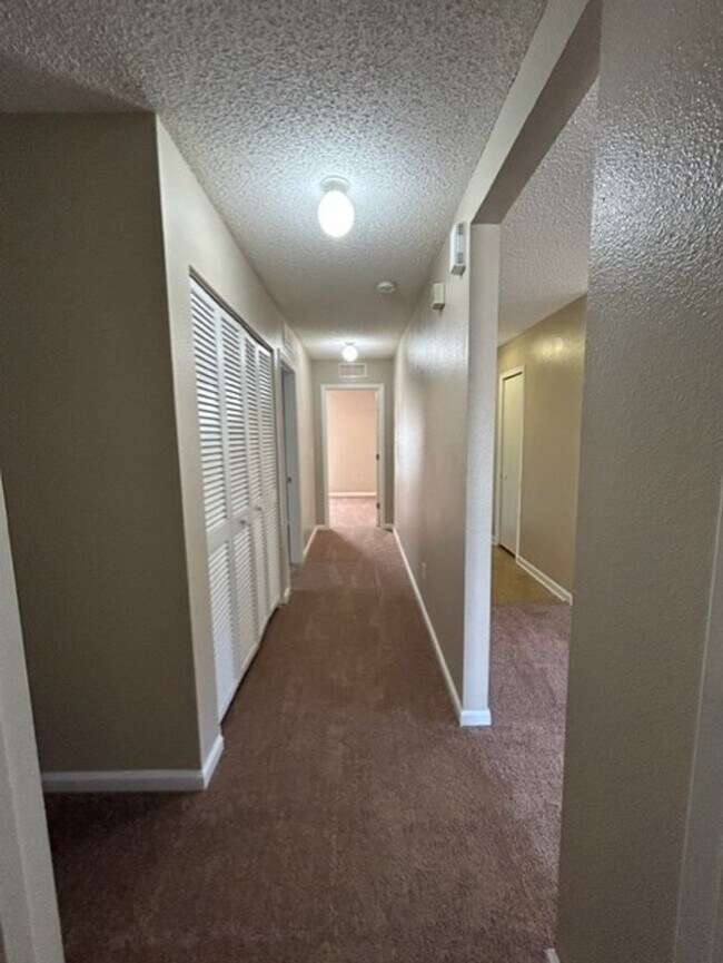 Building Photo - 950 Wynfield Cir