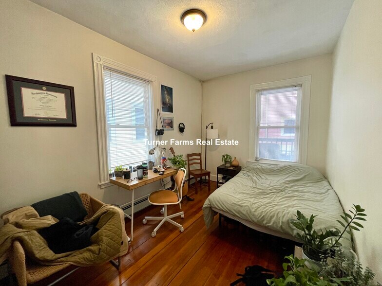 Building Photo - 103 Calumet St