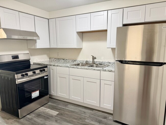 Building Photo - 10179 106th Ave N