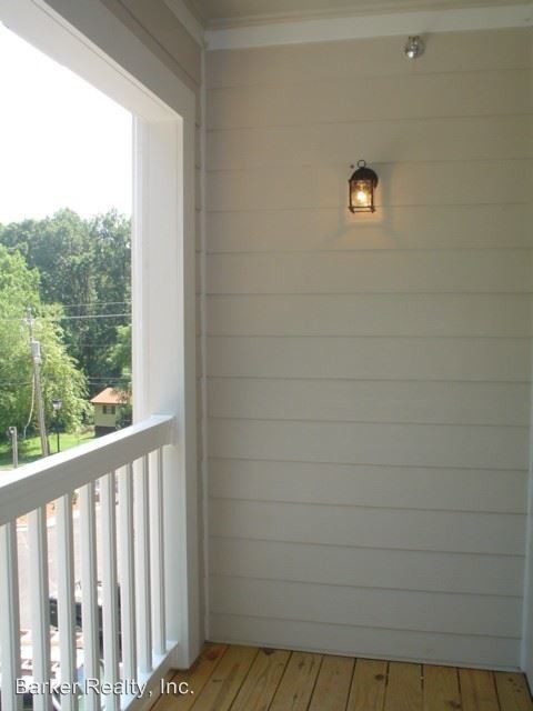 Building Photo - 3722 Burt Dr