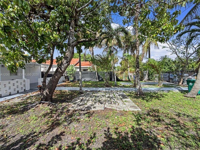 Building Photo - 228 NW 39th St