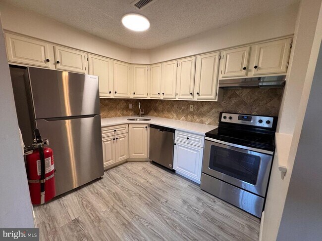 Building Photo - 815 Aspen Dr