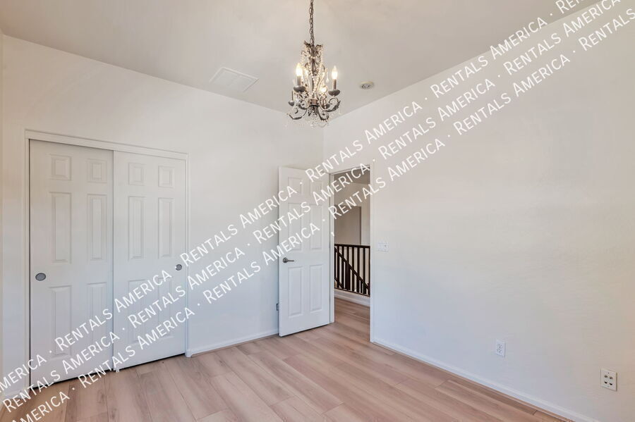 Building Photo - 5433 W Redbird Rd