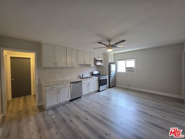 Building Photo - 1505 Cochran Ave