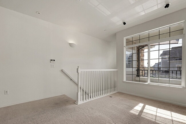 Building Photo - $2,250.00- 2 bed, 2 bath Condo with detach...