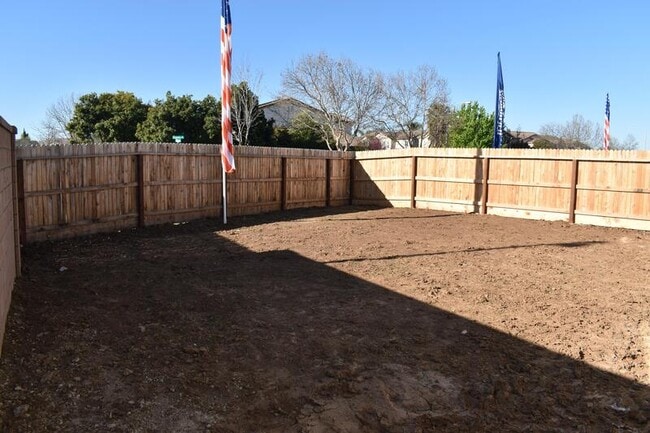 Building Photo - 1316 eagle crest court