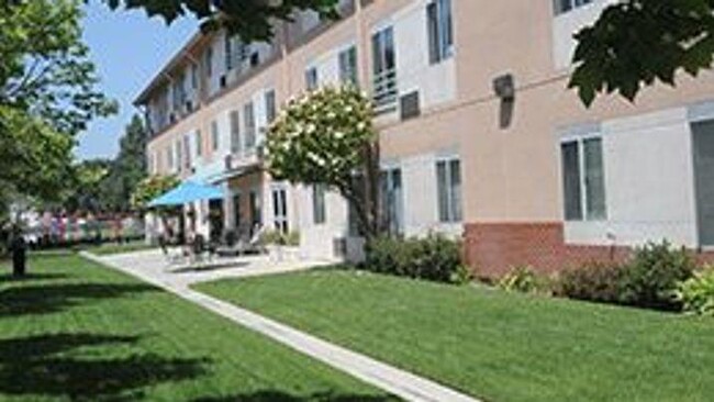 Building Photo - 4121 Katella Ave
