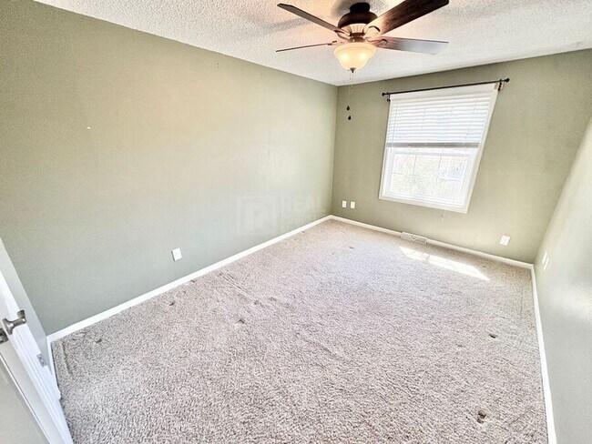 Building Photo - 13982 E Arizona Ave