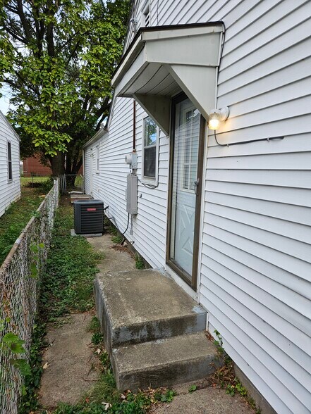 Side Entrance - 4242 Allmond Ave
