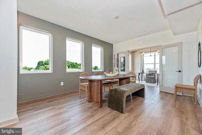 Building Photo - 710 Iron Frg Rd