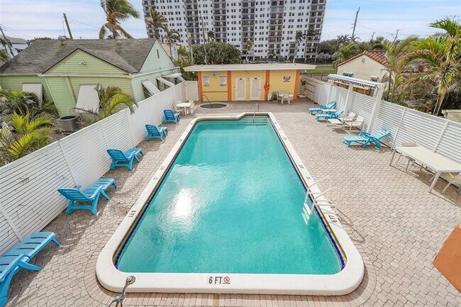 Building Photo - 801 S Ocean Dr