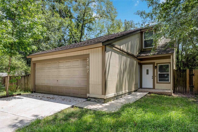 Building Photo - 2107 N Red Cedar Cir