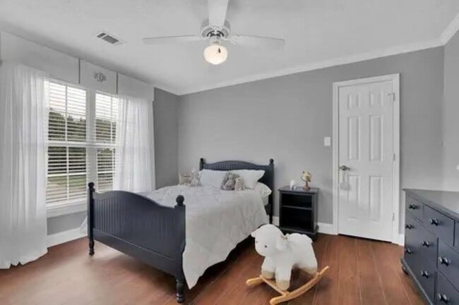 Building Photo - 828 Windsor Oak Cir