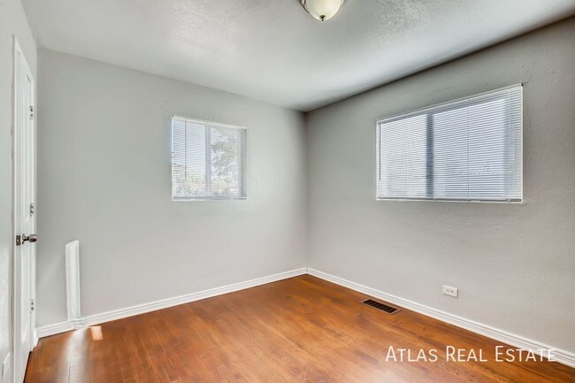 Building Photo - 3565 Newport St