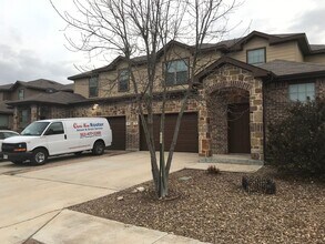 Building Photo - Townhome for rent