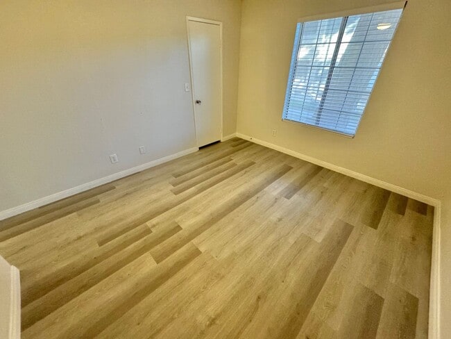 Building Photo - CHARMING WEST LAS VEGAS HOME W/ 2 BD 2 BR IN 2ND STORY CONDO