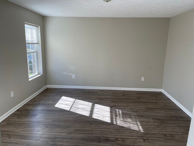 Building Photo - 372 Overlook Dr