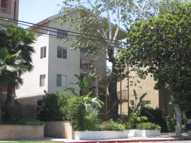 Building Photo - 11508 Moorpark St