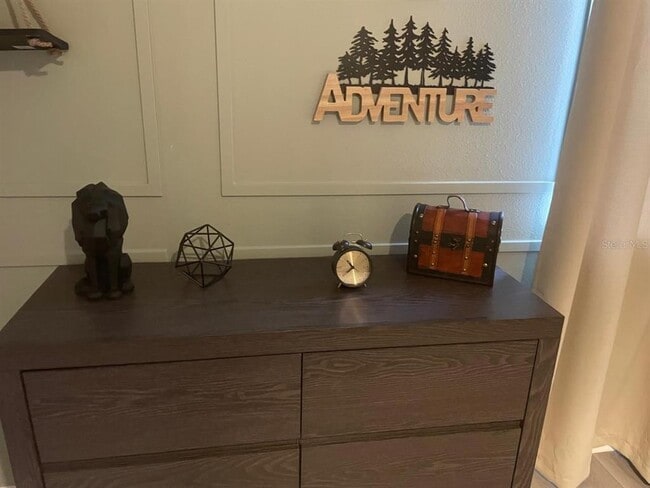 Building Photo - 734 Monroe Cir