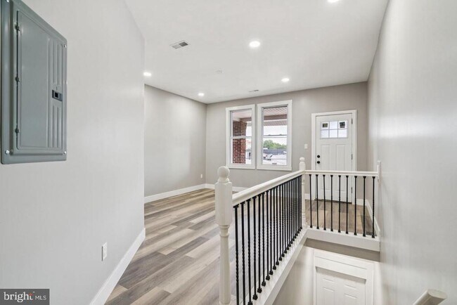 Building Photo - 4824 Sansom St