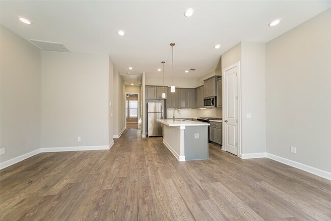 Building Photo - 5106 Royal Heath Dr