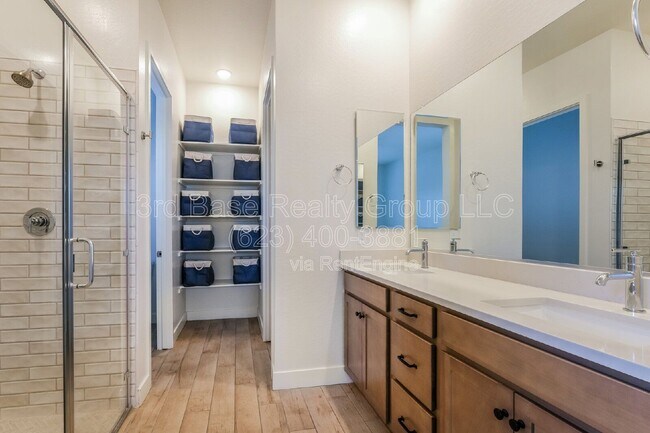 Building Photo - 20363 W Sells Dr