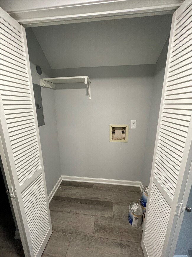 Building Photo - 2120 Wilcrest Dr