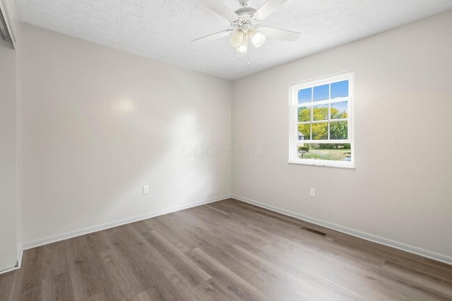 Building Photo - 5175 Threshing Ct