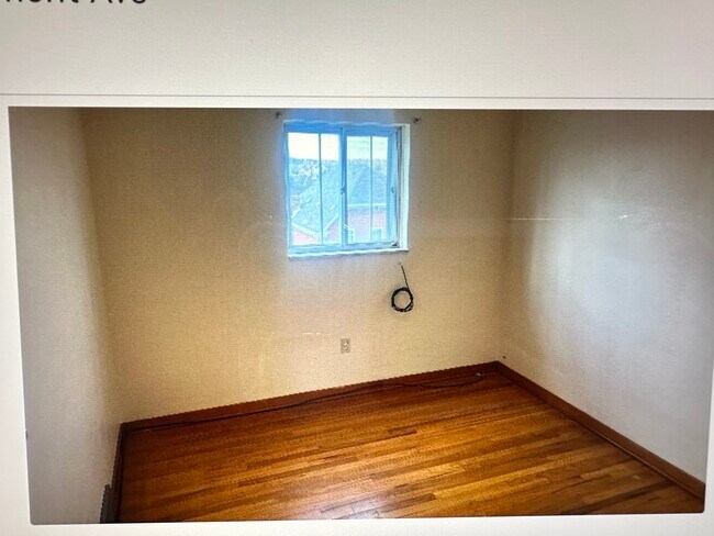 Building Photo - 1649 Westmont Ave