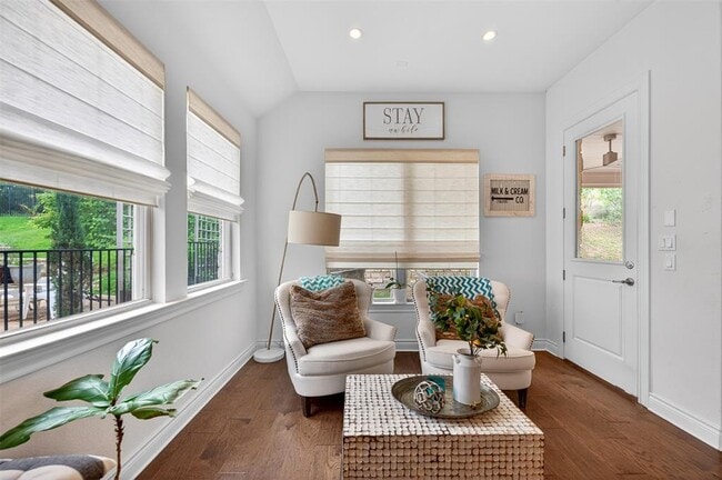 Building Photo - 609 Anfield Cir