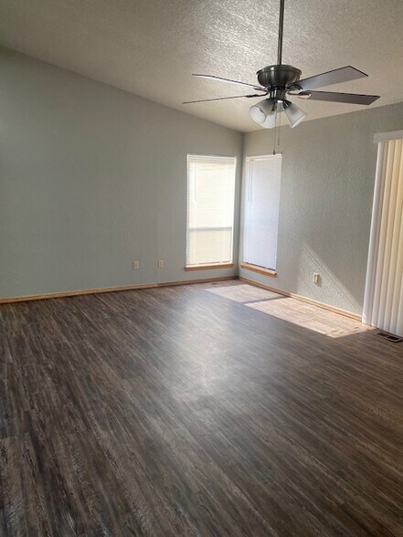 Building Photo - 9900 Rockwell Terrace